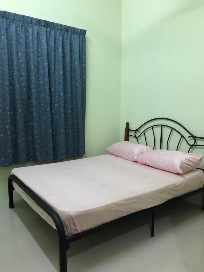 Afza Homestay Sura Free Unifi Kampong Sura Masjid Eksteriør billede